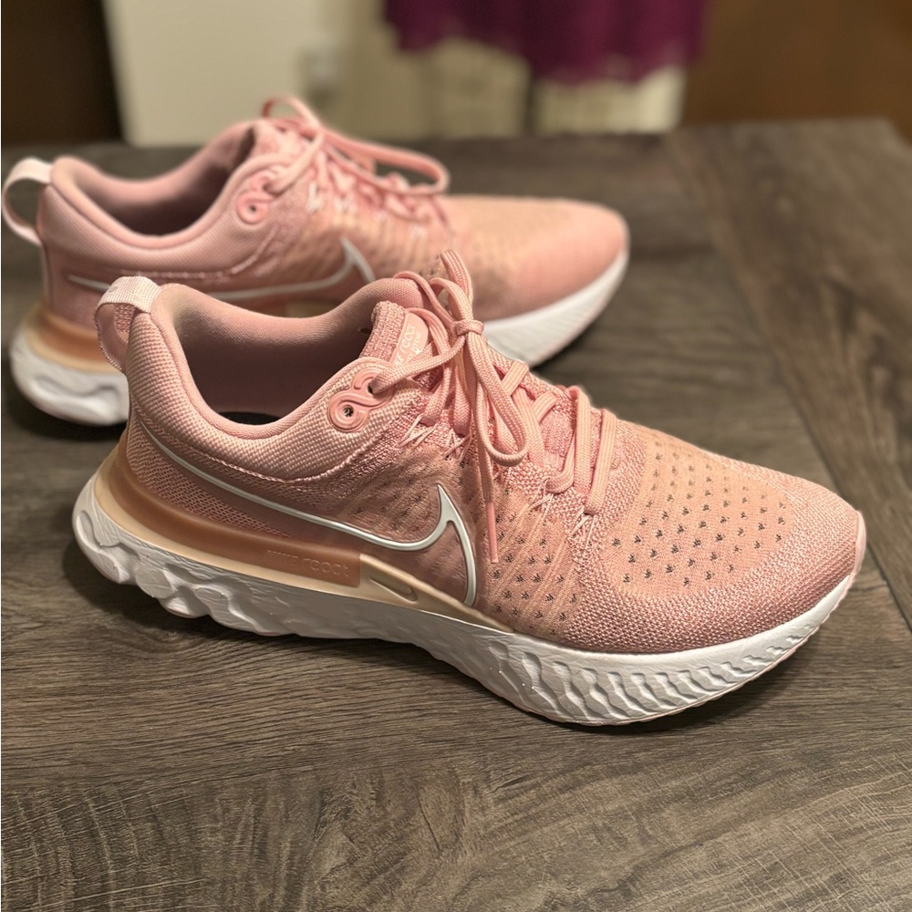 Nike Women's Pink Athletic Sneakers
